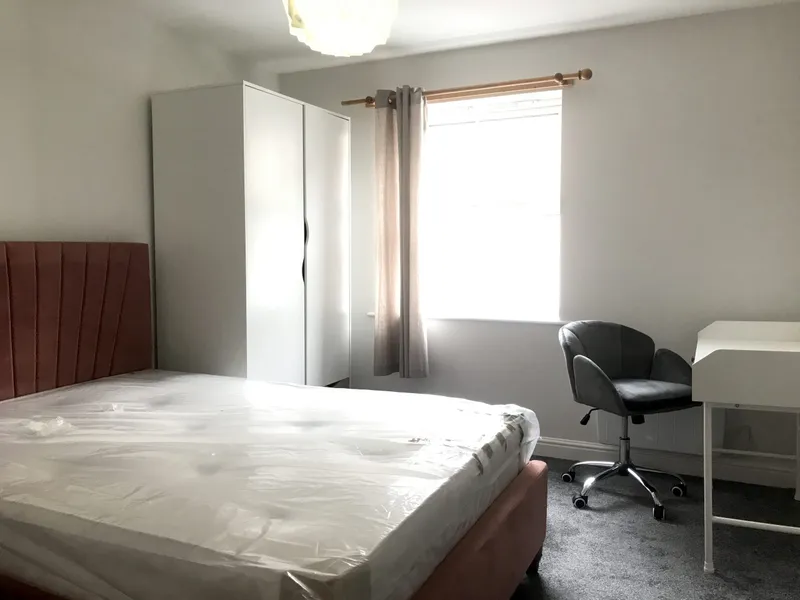 2 Bed // Student Flat // Jul 2026 - Image 2